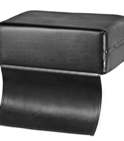 Siège D'Enfant Noir Sur La Chaise De Barbier